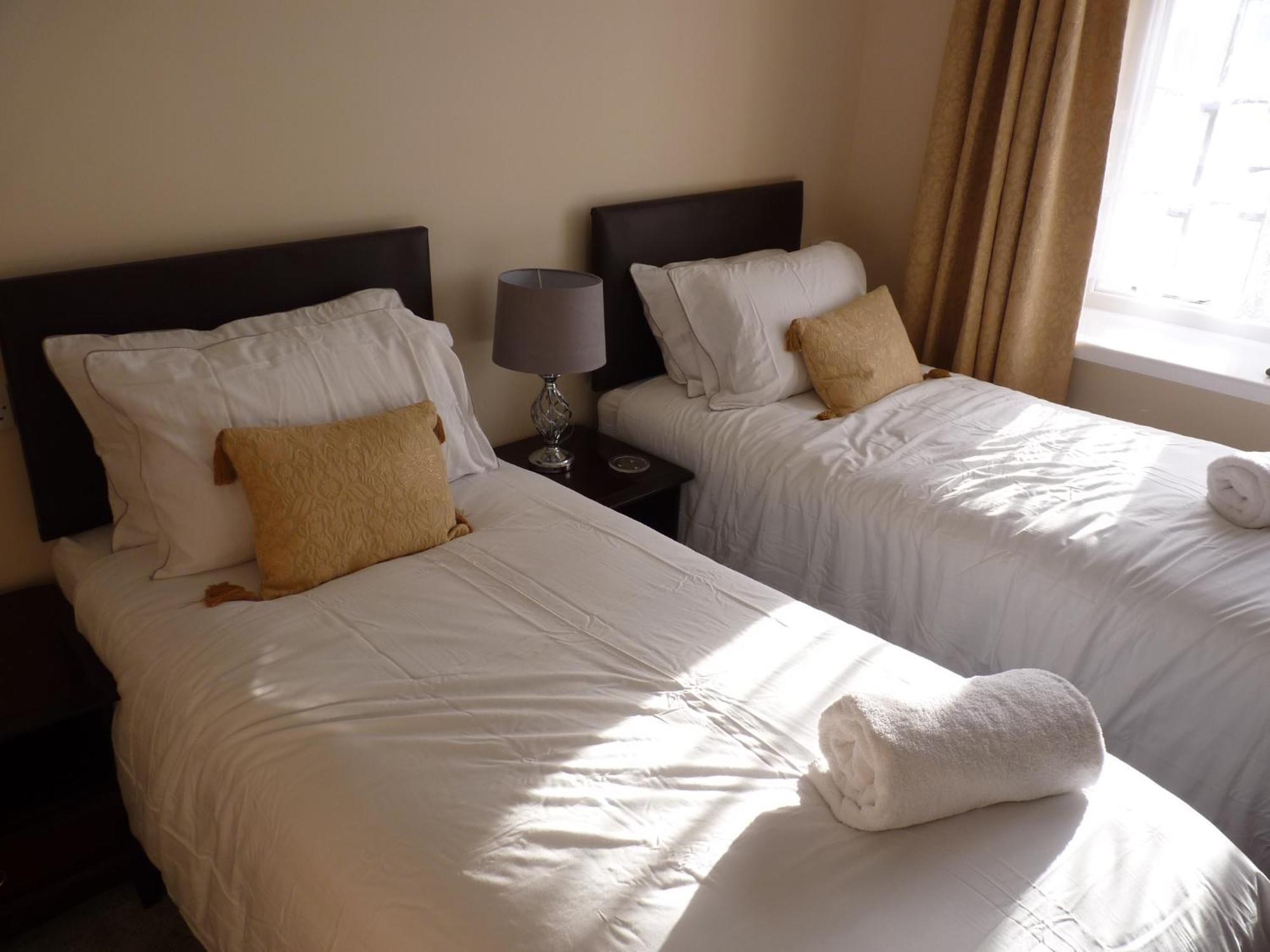 Seven Stars - Bed & Breakfast & Restaurant 欧克汉普敦 外观 照片
